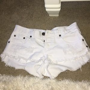 One Teaspoon white jean shorts size 26
